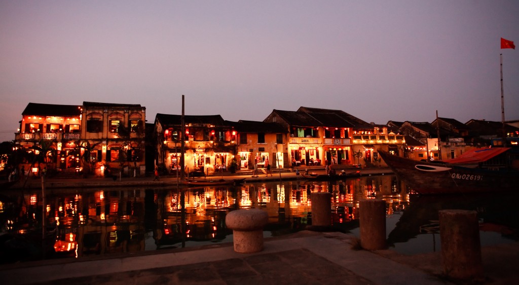 Tam Kỳ về đêm